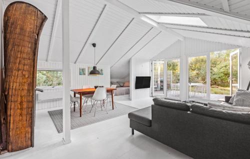 Smidstrup Strand House | Stunning Home In Gilleleje With Wifi