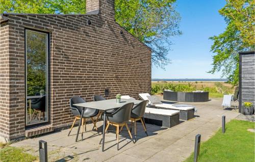 Havndal House | Stunning Home In Hadsund With Wifi
