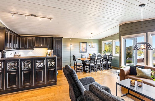 Lyngdal House | Stunning home in Lyngdal