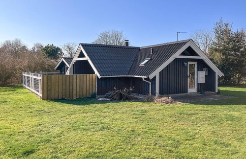 Næsby Strand House | Stunning home in Nakskov with WiFi
