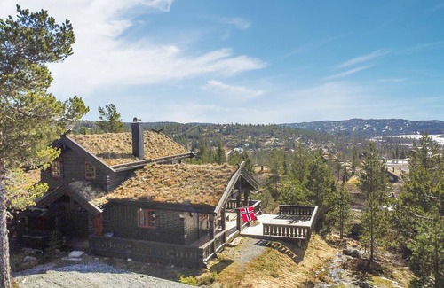 Nissedal House | Stunning home in Nissedal with sauna