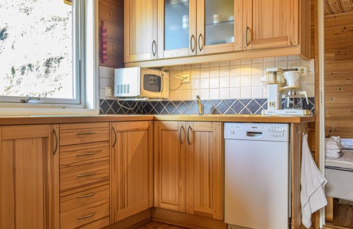 Os House | Stunning home in Os with kitchen