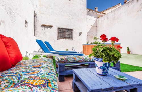 Padul House | Stunning home in Padul with kitchen