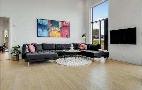 Sjølund House | Stunning Home In Sjølund With Sauna