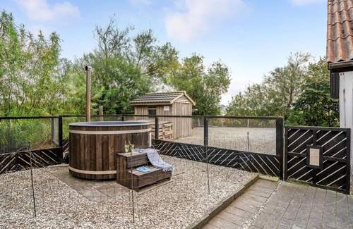 Spøttrup House | Stunning home in Spøttrup with WiFi