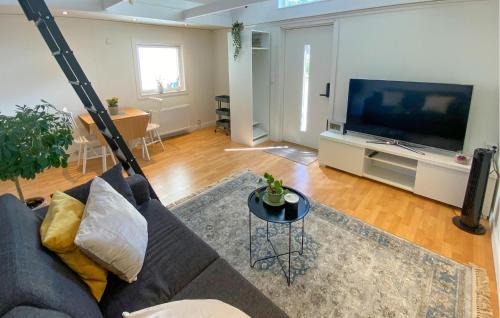 Sunningen House | Stunning Home In Uddevalla With Kitchen
