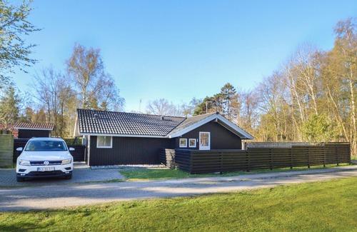 Bøtø By House | Stunning home in Væggerløse with sauna