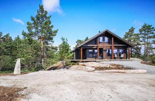 Birkenes House | Stunning home in Vatnestrøm with sauna