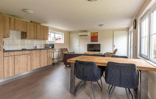 Wagenborgen House | Stunning Home In Wagenborgen With Wifi