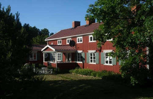 Ingaro House | Stunning house overlooking own lake just 25 min outside of Stockholm
