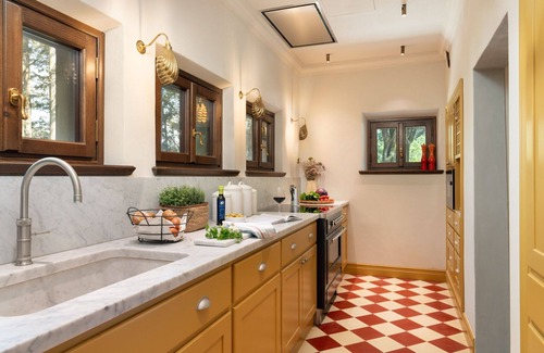 Castellina in Chianti Villa | Stunning private villa with WIFI, A/C, private pool and terrace, close to San Gimignano