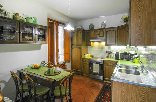 Cascine-La Croce House | Stunning home in Castelvecchio di Comp.