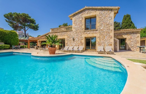 Puerto de Pollensa Villa | Stunning luxury beach villa for 12 with private swimming pool in Puerto Pollensa