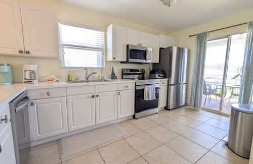 South Bimini House | Stunning Marina-Front Townhome in South Bimini: Steps to pristine beaches