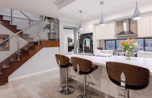 Edmondson Park House | Stunning Modern 5BR Pet Friendly Home