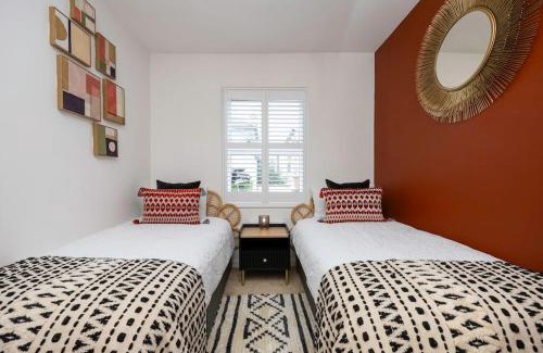 Hove Apartment | Stunning modern space in Hove & free parking