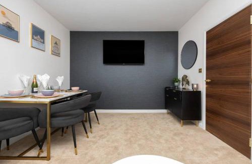 Hove Apartment | Stunning modern space in Hove & free parking