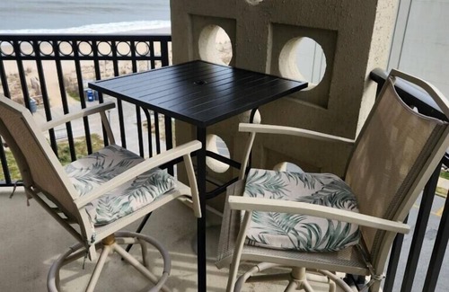 The Pines Condo | Stunning Ocean Views from Fifth-Floor Condo with Pool & Off-Street Parking!
