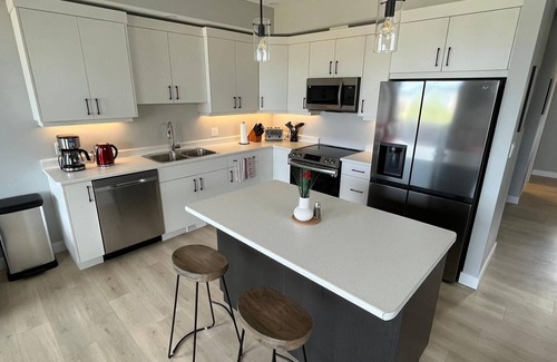 Campbell River House | Stunning Ocean Views and a Short Stroll to Downtown