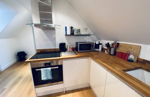 Sunninghill House | Stunning One Bedroom Appartment Royal Ascot, Near Ascot Station