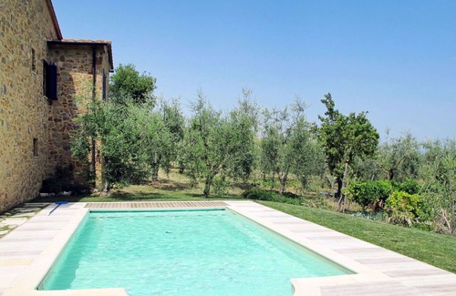 Castel San Gimignano House | Stunning private villa for 8 people with private pool, WIFI, TV, patio and parking