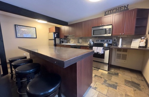 East Kootenay Condo | Stunning Panorama Mountain Retreat