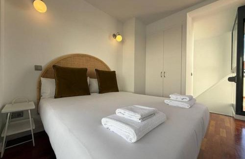 Cuatro Caminos Apartment | Stunning Penthouse in Tetuan for 4 pax - Coruña