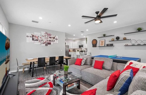 Ybor City Apartment | Stunning & Perfect Home w/Pool/Ping Pong Table Near Downtown, Ybor & Armateur