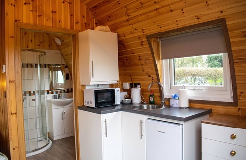 Trowse Newton Cabin | Stunning Pod 4 with Countryside view