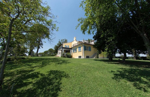 Torrita Tiberina Villa | Stunning private villa with A/C, sauna, WIFI, hot tub, TV, patio, panoramic view and parking
