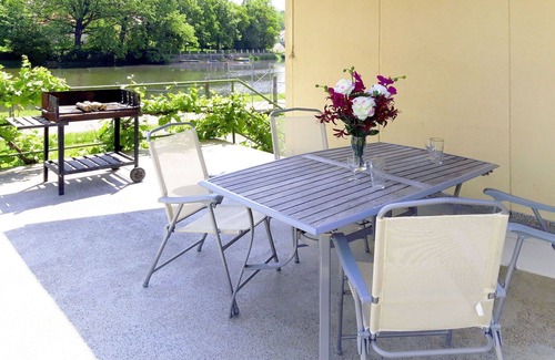 Tyn nad Vltavou House | Stunning private villa for 8 people with WIFI, TV, terrace and pets allowed