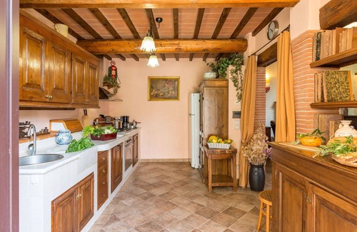 Pieve al Bagnoro Villa | Stunning private villa with A/C, private pool, WIFI, TV, veranda and pets allowed, close to Arezzo