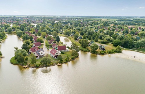 Municipality of Emmen House | Stunning private villa for 4 guests with pool, WIFI, TV, terrace and parking