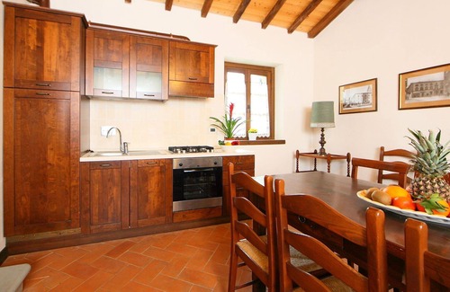 Sansepolcro Villa | Stunning private villa for 15 people with private pool, WIFI, hot tub, TV, patio and pets allowed
