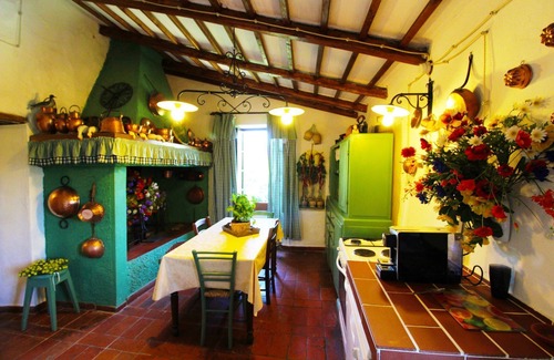 Monte San Savino Villa | Stunning private villa for 4 guests with WIFI, A/C, private pool and TV, close to Arezzo
