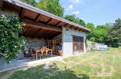 Bossolasco House | Stunning private villa for 6 people with WIFI, private pool, TV, patio and pets allowed