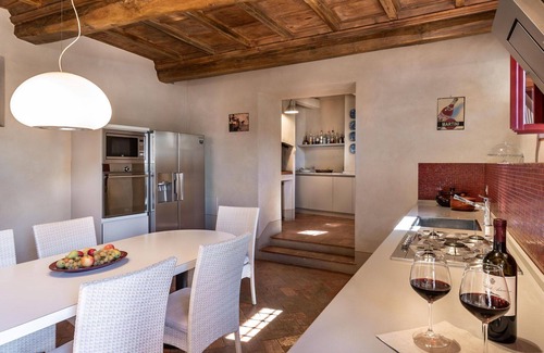 Villabuona Villa | Stunning private villa with WIFI, private pool, TV, patio and panoramic view, close to Lucca