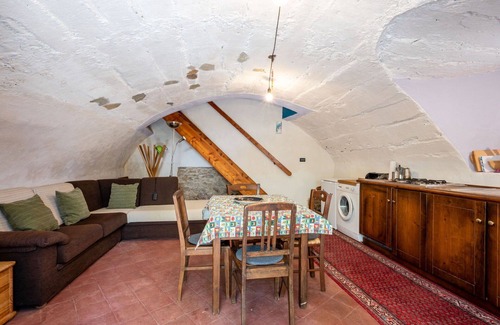 Roccabruna House | Stunning private villa for 4 guests with WIFI, TV and patio