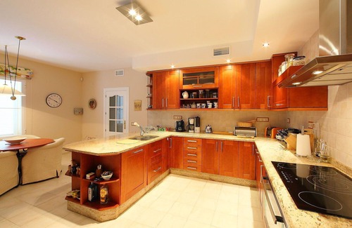 Finestrat Villa | Stunning private villa with A/C, private pool, WIFI, TV, patio, pets allowed and parking