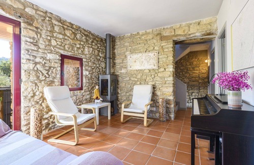 Godall House | Stunning private villa for 10 guests with terrace, pets allowed and panoramic view