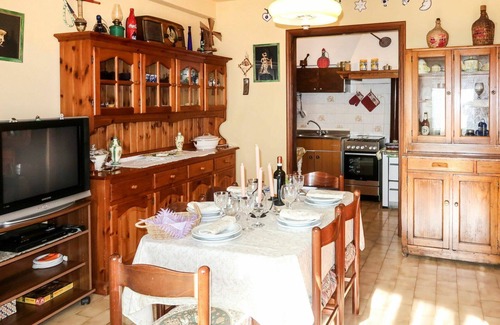 Aurigo House | Stunning private villa with WIFI, TV, terrace, pets allowed, panoramic view and parking