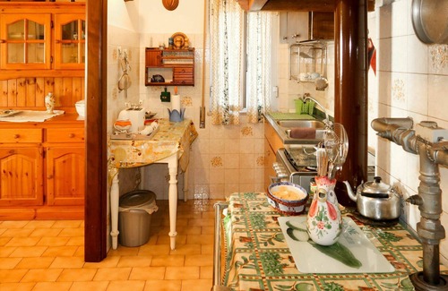 Aurigo House | Stunning private villa with WIFI, TV, terrace, pets allowed, panoramic view and parking