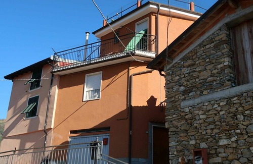 Aurigo House | Stunning private villa with WIFI, TV, terrace, pets allowed, panoramic view and parking