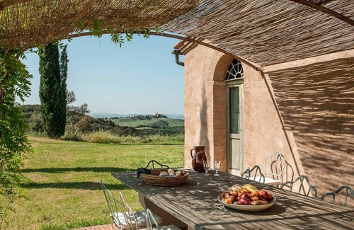 Camigliano Villa | Stunning private villa for 12 people with A/C, WIFI, private pool, TV and panoramic view