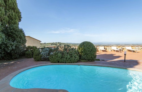 Lucignano House | Stunning private villa for 26 guests with A/C, private pool, WIFI, hot tub, TV and terrace