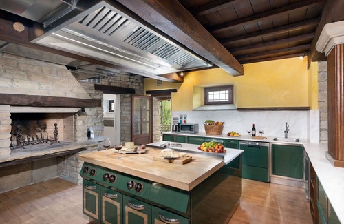 Firenzuola Villa | Stunning private villa for 18 people with A/C, private pool, WIFI, TV, patio and panoramic view