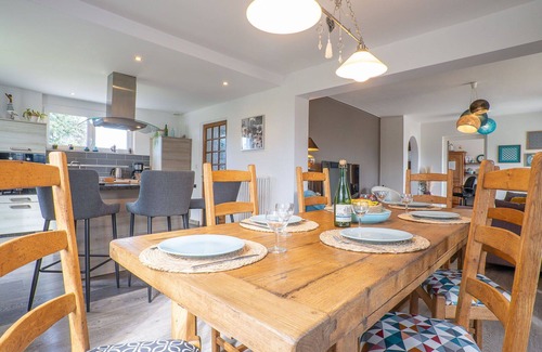 Tregueux House | Stunning private villa for 6 people with WIFI, TV, patio and pets allowed
