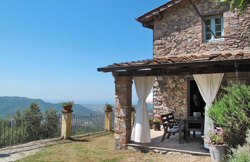 Camaiore House | Stunning private villa for 4 people with private pool, WIFI, TV, terrace and panoramic view