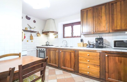 Montieri House | Stunning private villa for 8 guests with WIFI, TV, patio and pets allowed