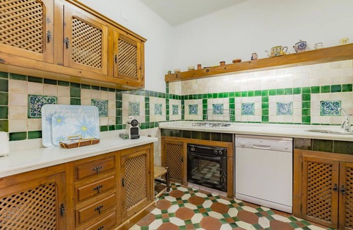 San Pedro House | Stunning private villa for 6 people with private pool, WIFI, TV and terrace